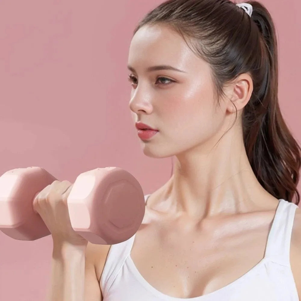 Cito Thriven 2-piece detachable dumbbell set with black handles and adjustable weights for strength training and fitness workouts.